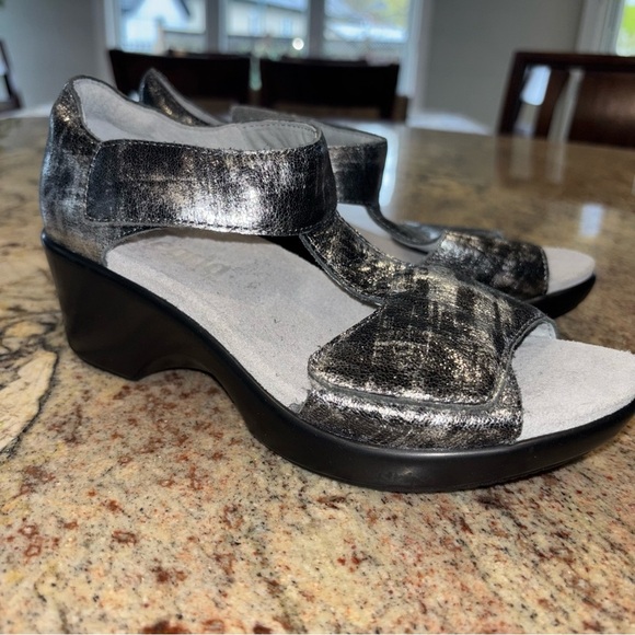 Alegria Sandals excellent condition! - Picture 2 of 9